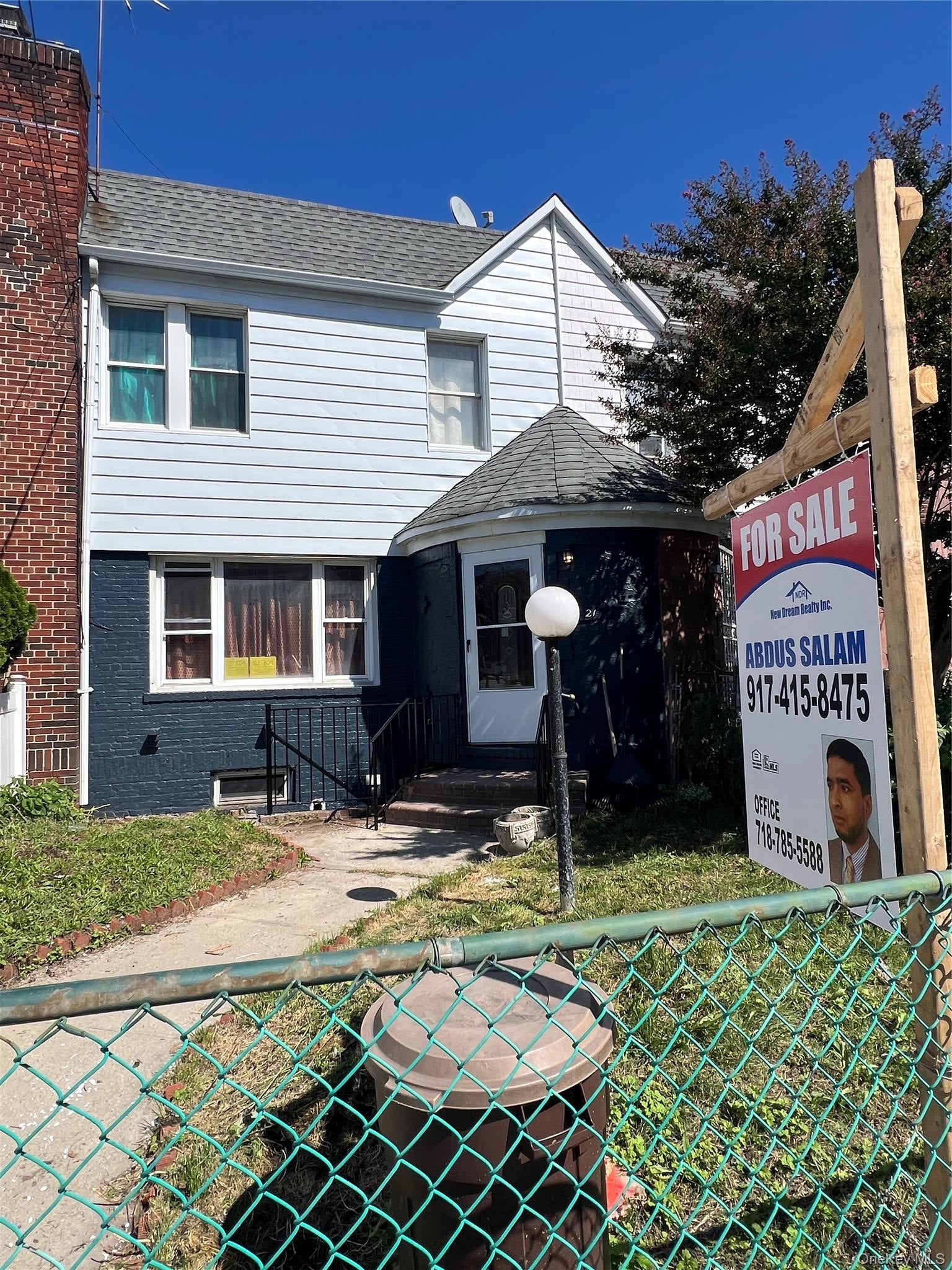 113 21 204th St, Saint Albans, NY 11412