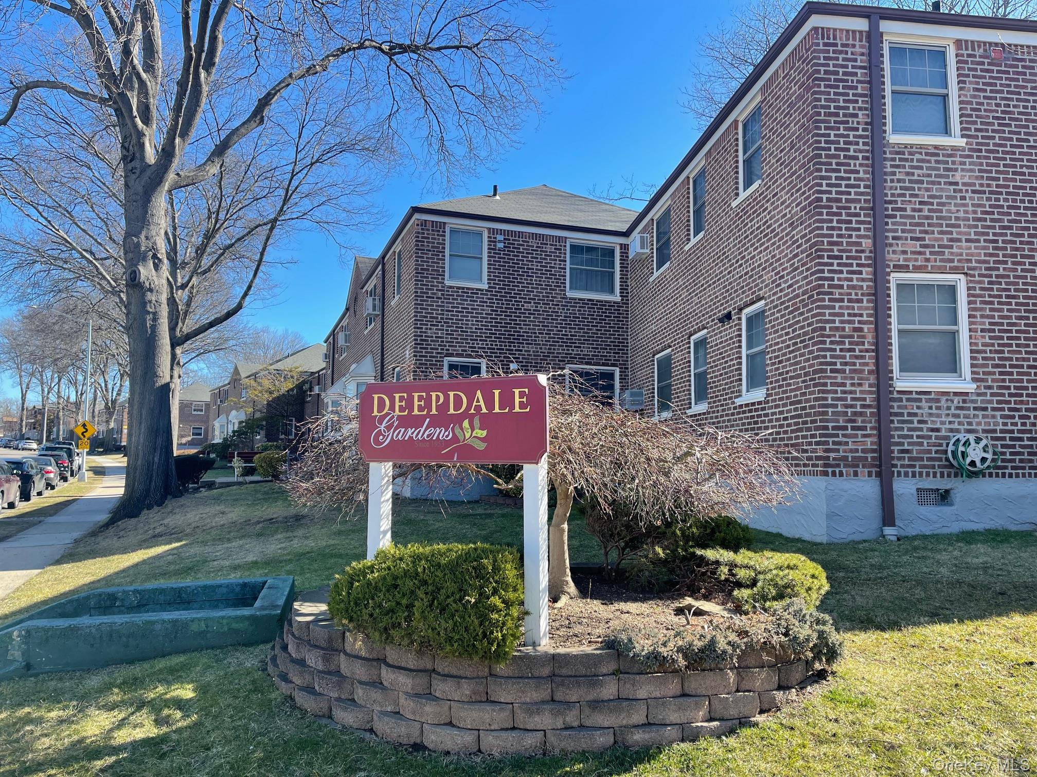 252 14 63rd Ave, Little Neck, NY 11362