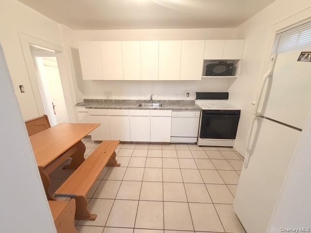 37 Davis St, Roosevelt, NY 11575 photo