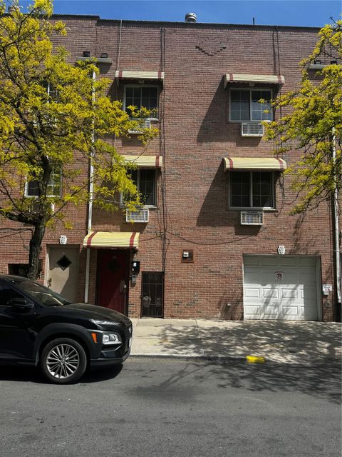 Townhouse in Bronx NY 773 E 166th Street.jpg