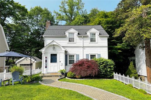 Single Family Residence in Yonkers NY 9 Brynwood Road.jpg