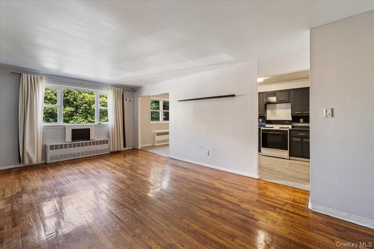 31 81 45th St, Astoria, NY 11103 photo