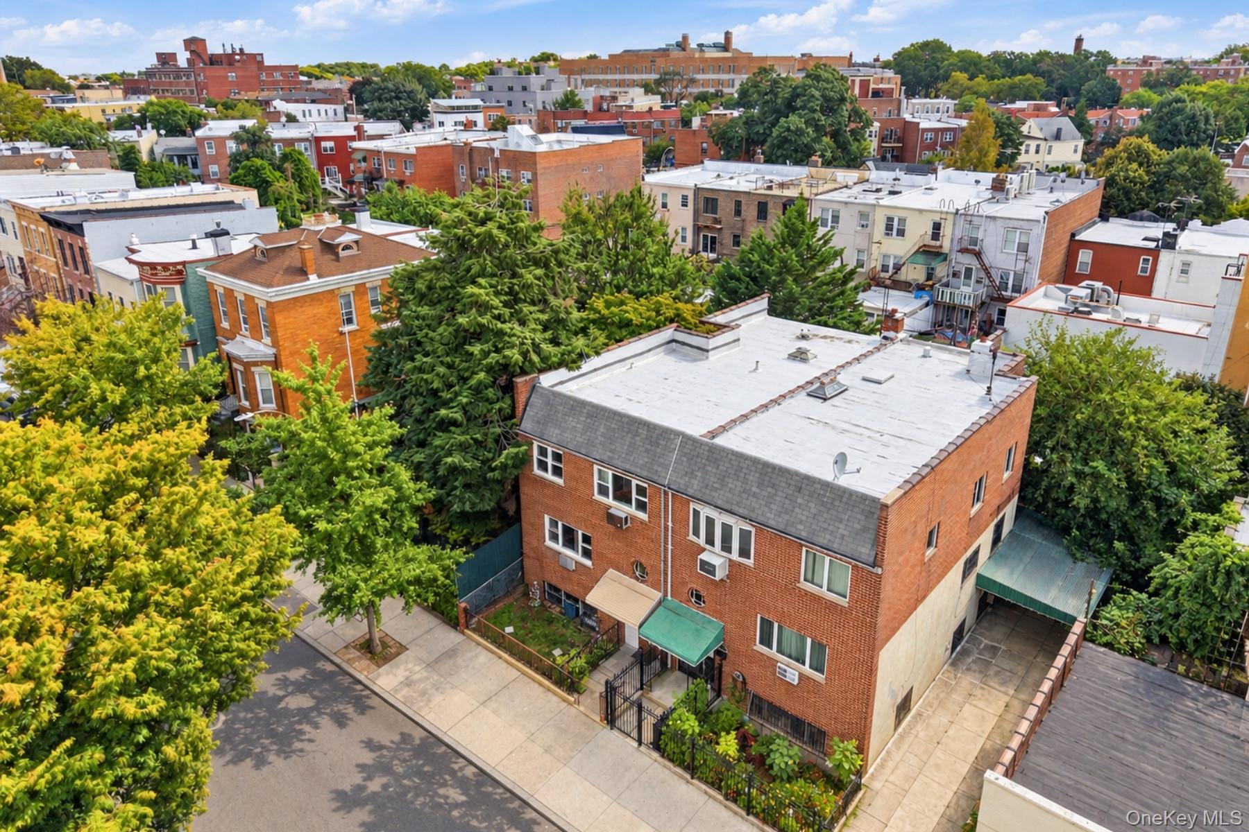 31 81 45th St, Astoria, NY 11103 photo
