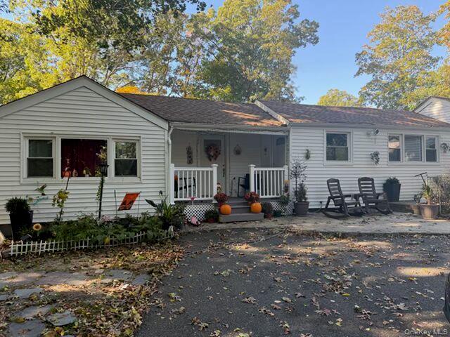 104 Lexington Ave, Central Islip, NY 11722