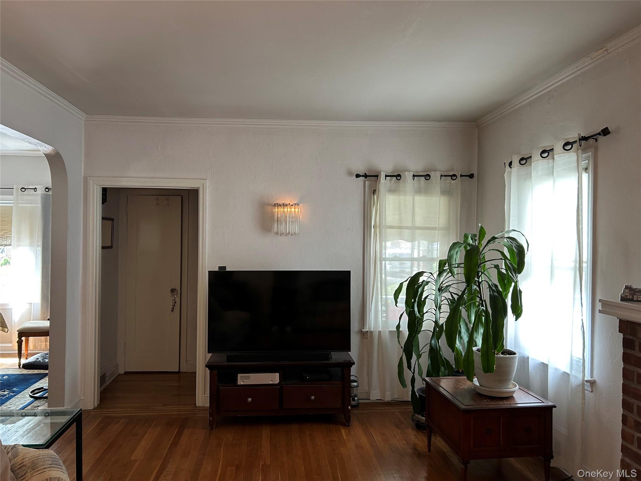 4735 196th Pl, Flushing, NY 11358 photo