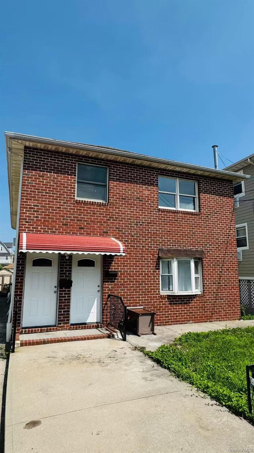 330 Beach 68 St, Arverne, NY 11692