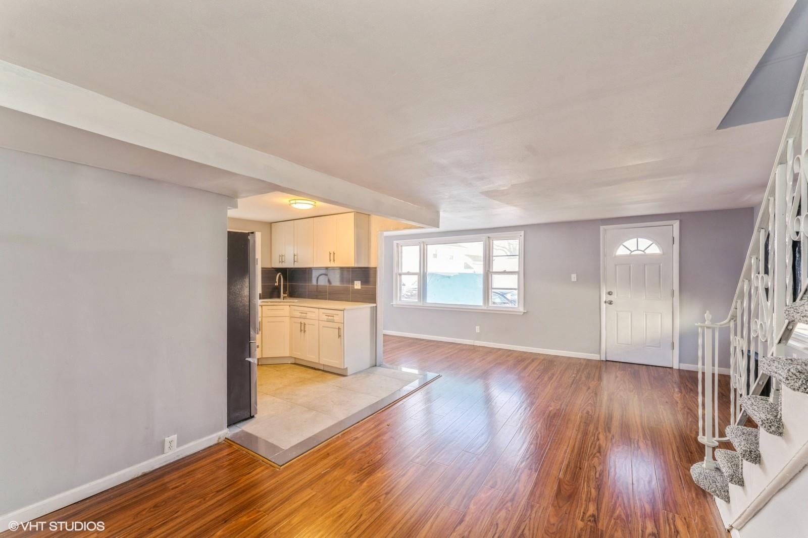 12 Biltmore Ave, Elmont, NY 11003 photo
