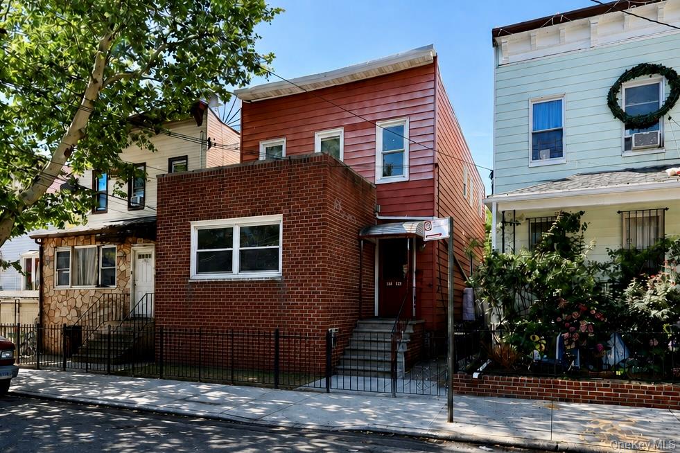 5722 Waldron St, Corona, NY 11368