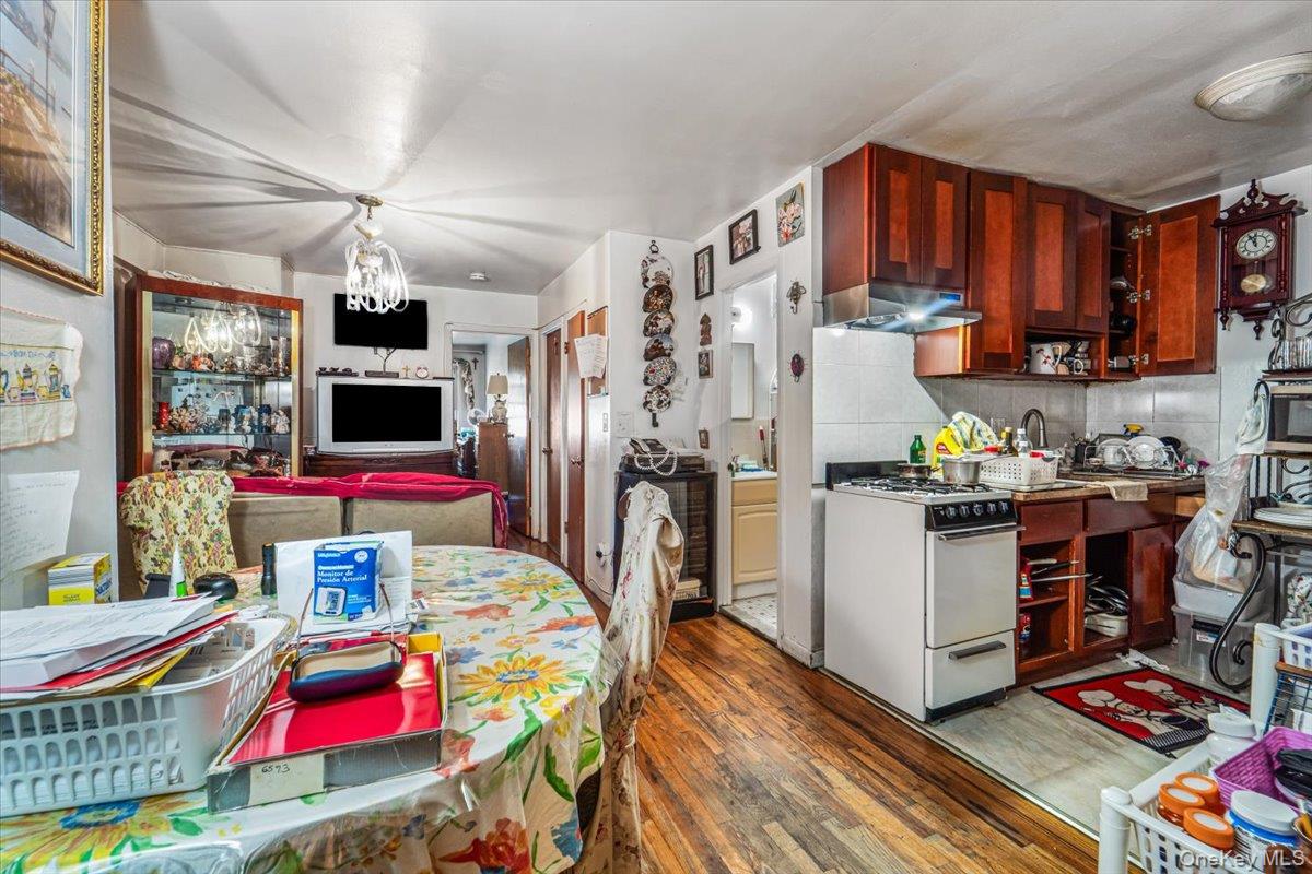 5915 Xenia St, Corona, NY 11368 photo