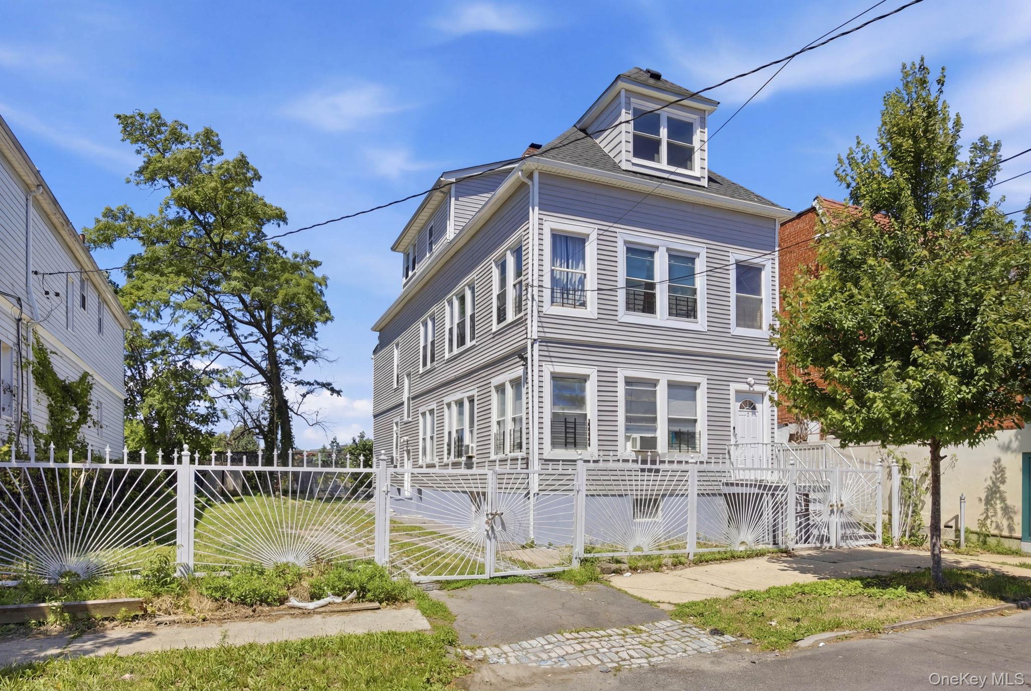 1127 Calhoun Ave, Bronx, NY 10465