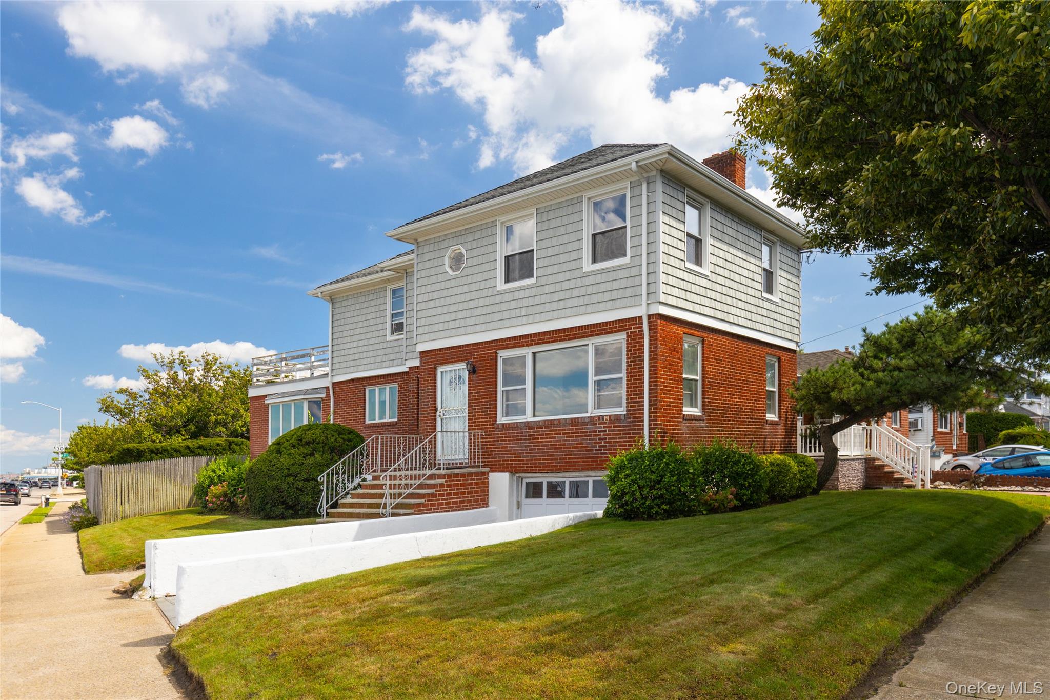 127 17 Beach Channel Dr, Rockaway Park, NY 11694