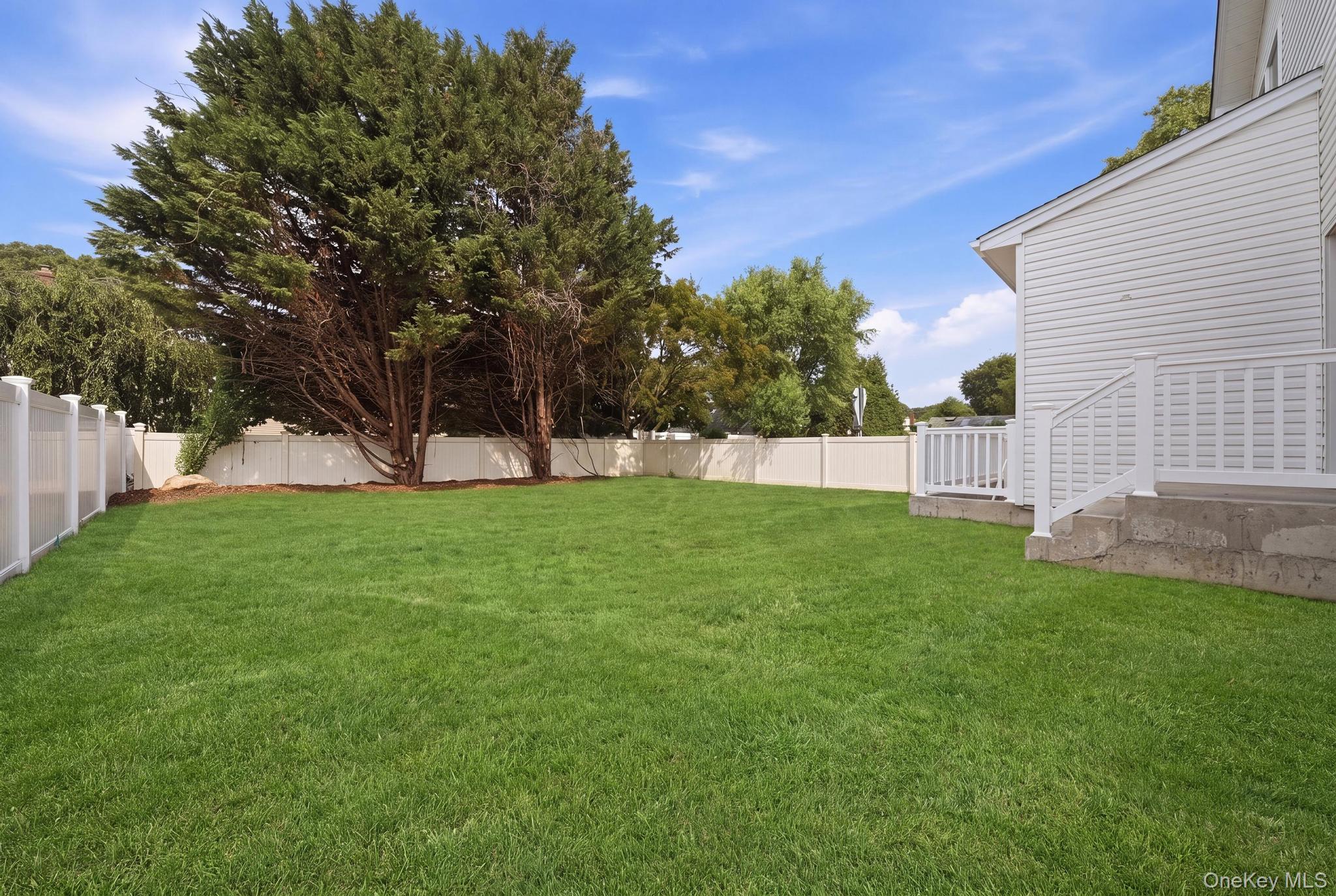 1586 Maeder Ave, Merrick, NY 11566 photo