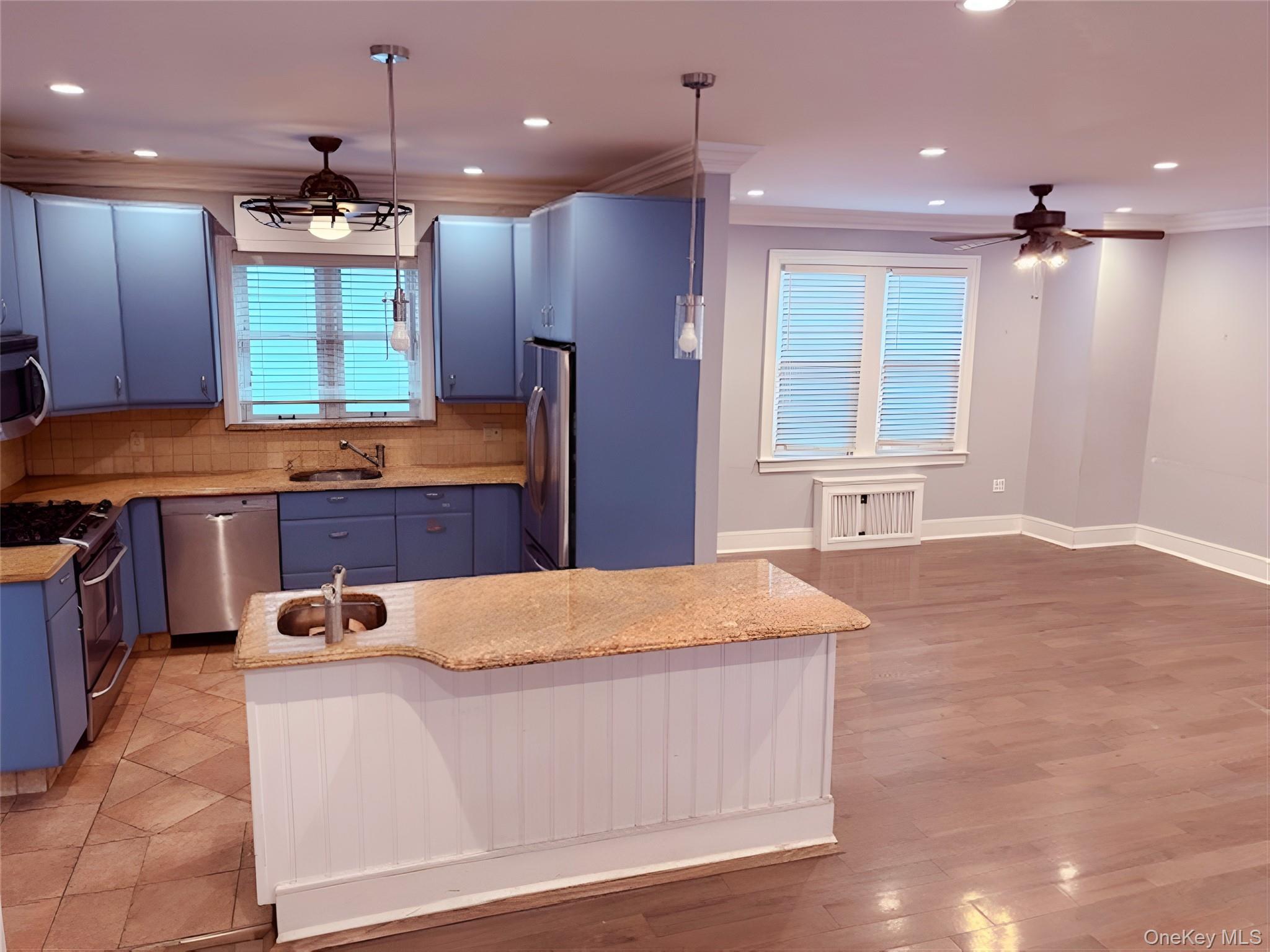 435 Beach 124 St, Rockaway Park, NY 11694 photo
