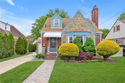Single Family Residence in West Hempstead NY 590 Langley Avenue.jpg