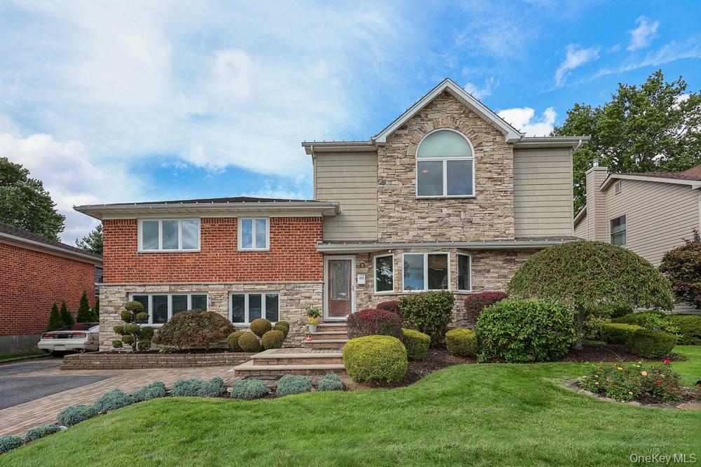 21 Kathleen Dr, Syosset, NY 11791