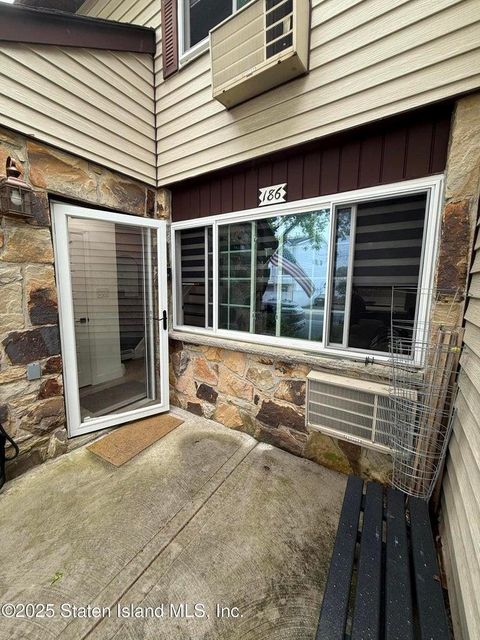 Townhouse in Staten Island NY 186 Corona Avenue.jpg