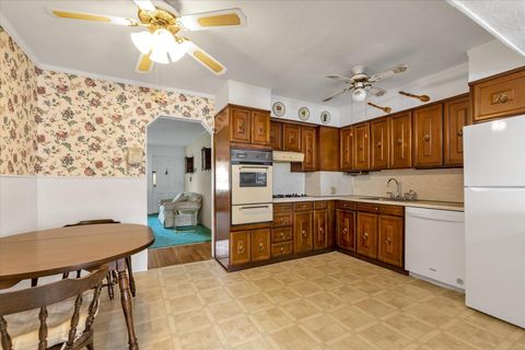Single Family Residence in Uniondale NY 475 Emerson Street 7.jpg