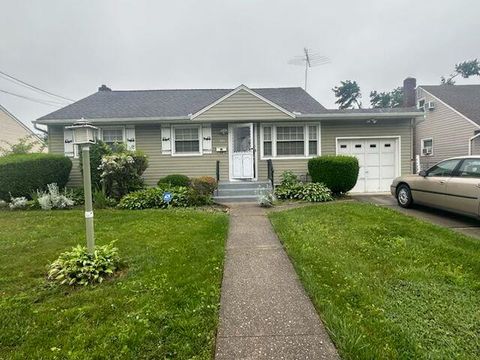 Single Family Residence in Uniondale NY 475 Emerson Street.jpg