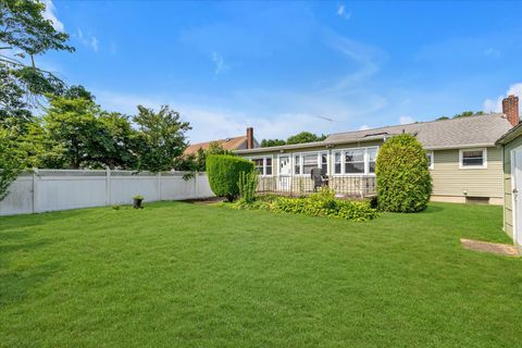 Single Family Residence in Uniondale NY 475 Emerson Street 20.jpg