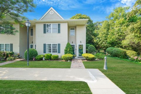 Condominium in Melville NY 1126 Savoy Drive.jpg