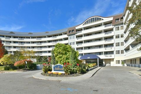 Condominium in Port Washington NY 100 Harbor View Drive #623.jpg