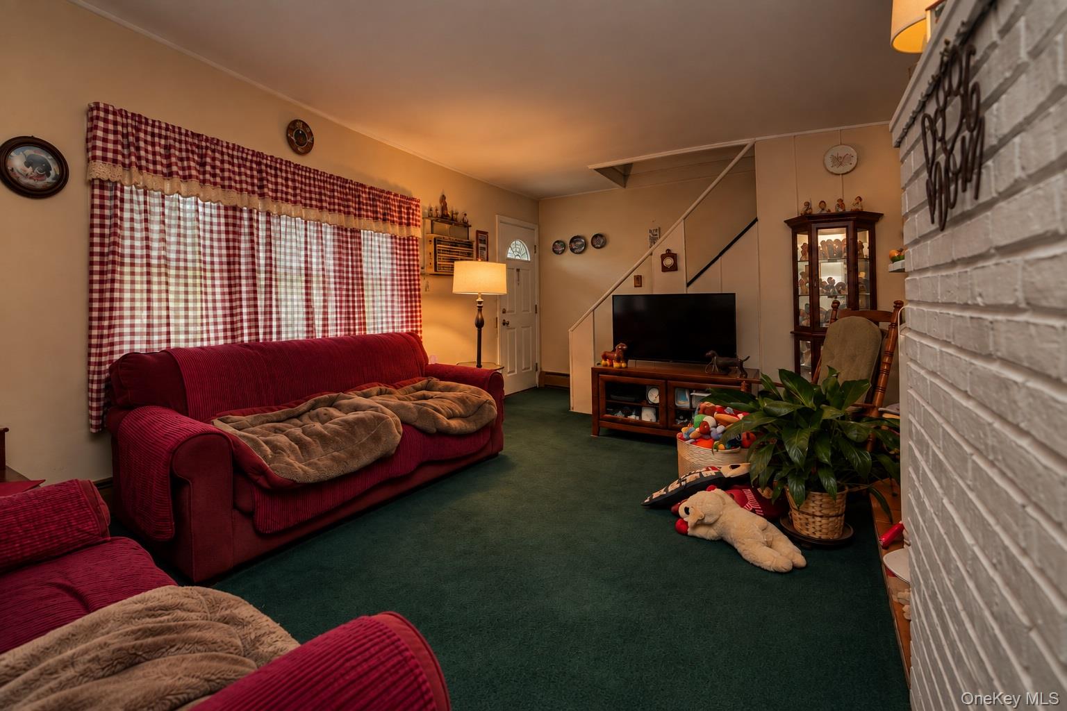 158 Bloomingdale Rd, Levittown, NY 11756 photo