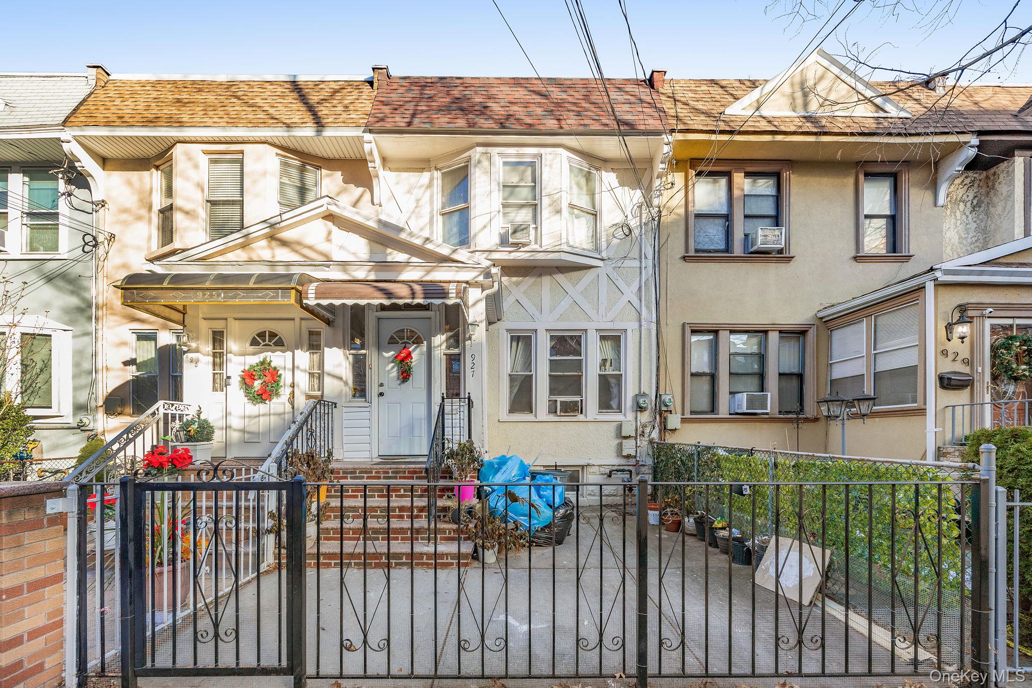 927 35th St, Brooklyn, NY 11210