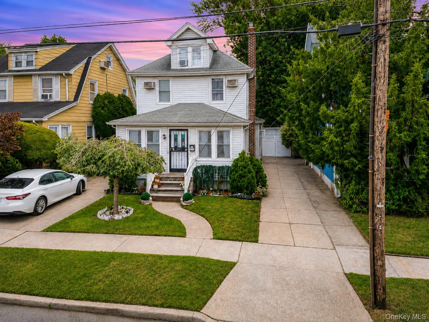 258 10 87th Rd, Floral Park, NY 11001