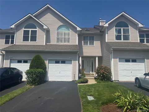 Condominium in Riverhead NY 1202 Willow Pond Drive.jpg