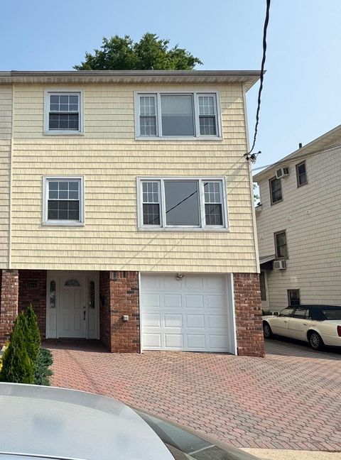 Duplex in Bayside NY 20817 15th Road.jpg