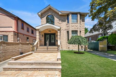 Single Family Residence in Kew Garden Hills NY 147-11 Jewel Avenue.jpg