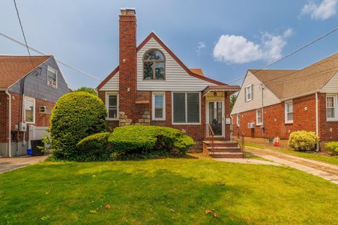 Single Family Residence in Baldwin NY 2430 Loft Avenue.jpg