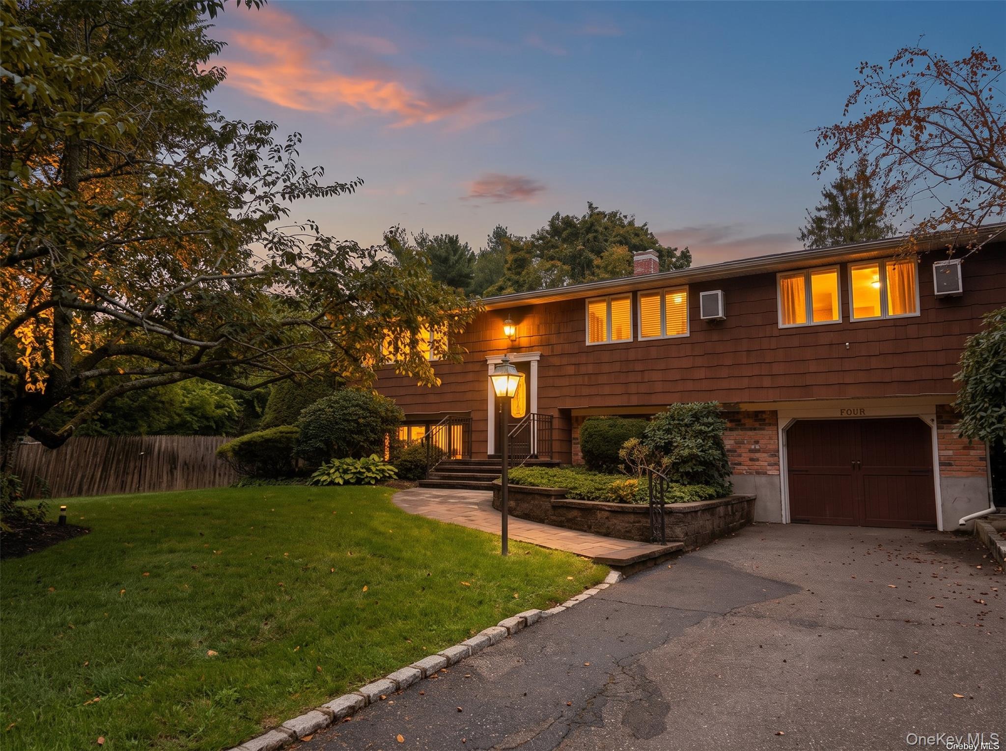 4 Fairway Dr, Port Jefferson Station, NY 11776