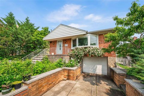 Single Family Residence in Whitestone NY 141-37 11 Avenue Ave.jpg
