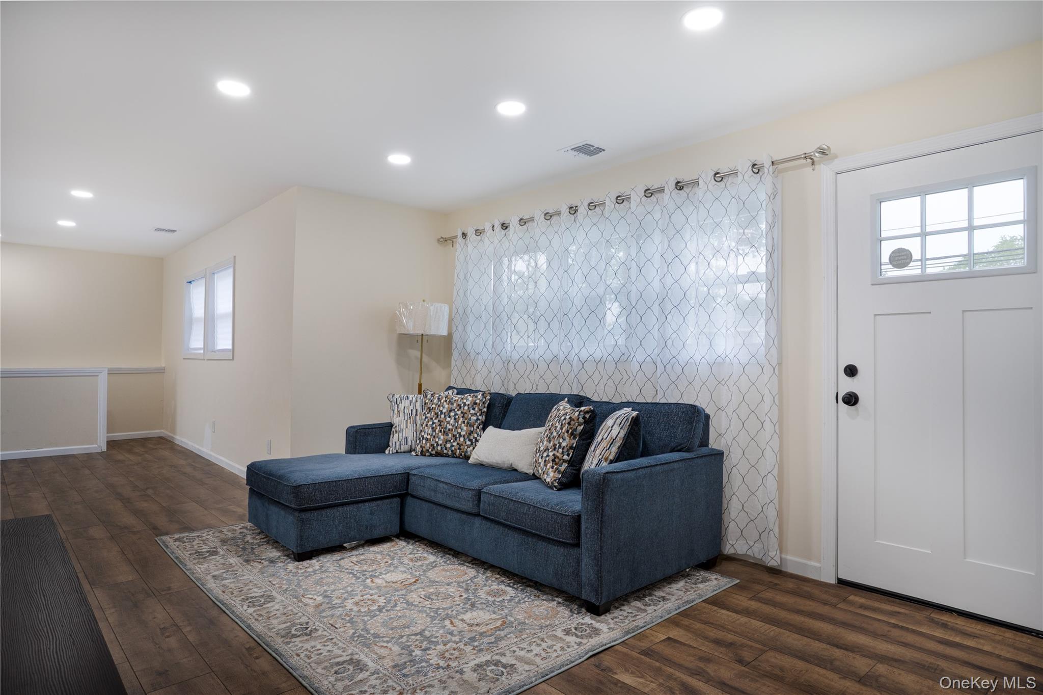 3323 Great Neck Rd, Amityville, NY 11701 photo