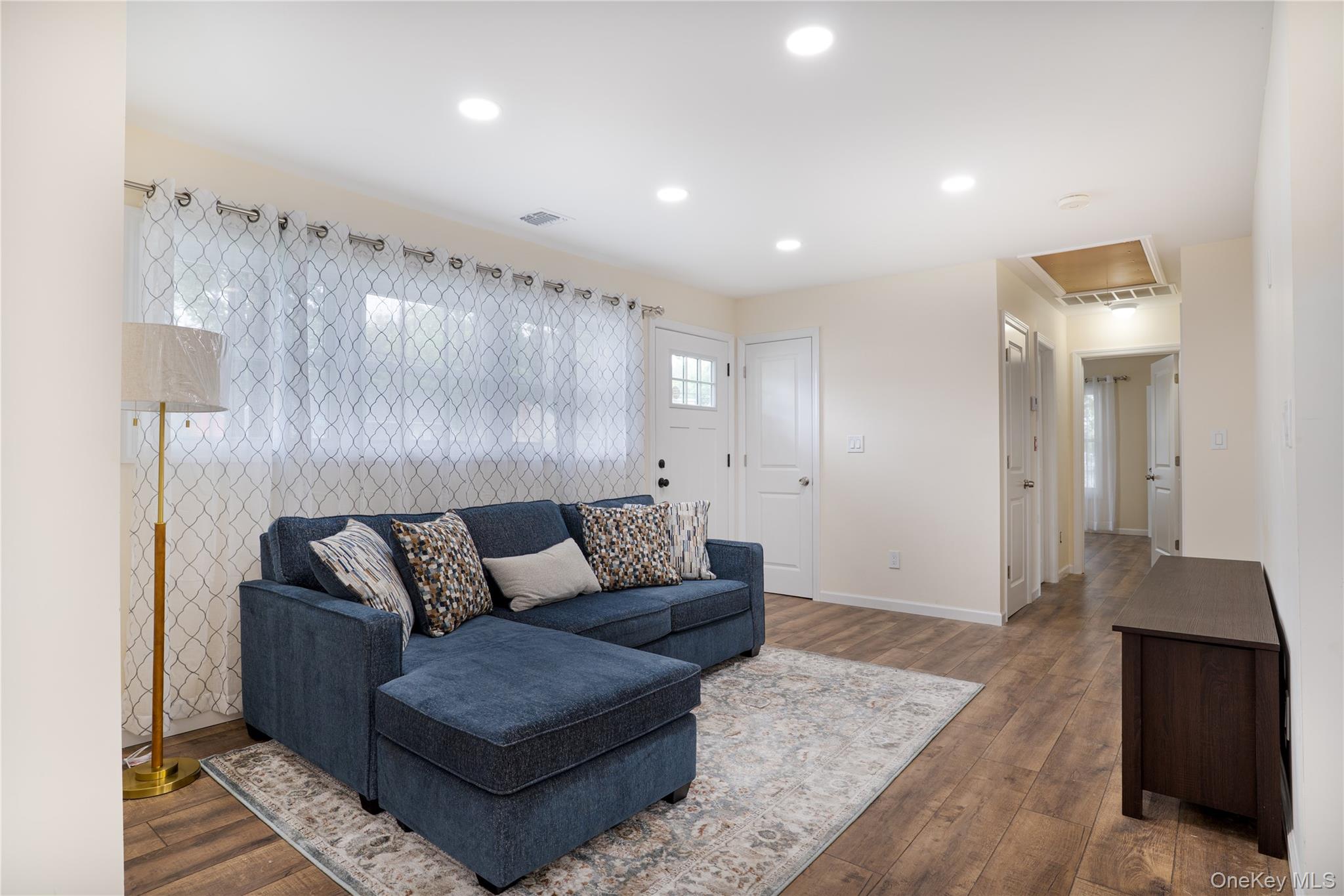 3323 Great Neck Rd, Amityville, NY 11701 photo