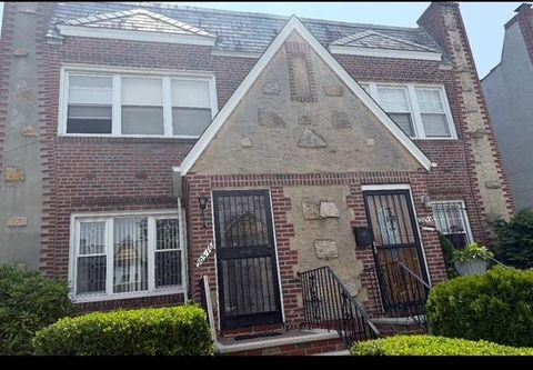 Single Family Residence in Saint Albans NY 20516 115th Drive.jpg