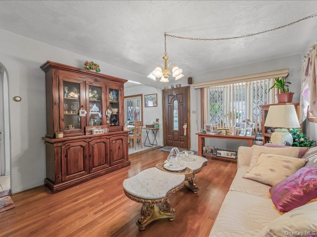 63 1 138th St, Flushing, NY 11367 photo