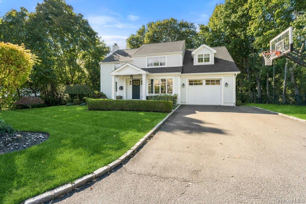 149 Wagon Rd, Roslyn Heights, NY 11577