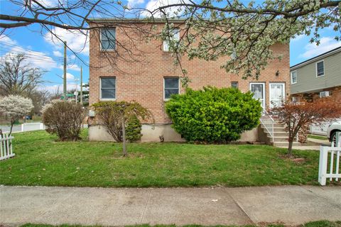 Townhouse in Jamaica NY 154-05 129th Avenue.jpg