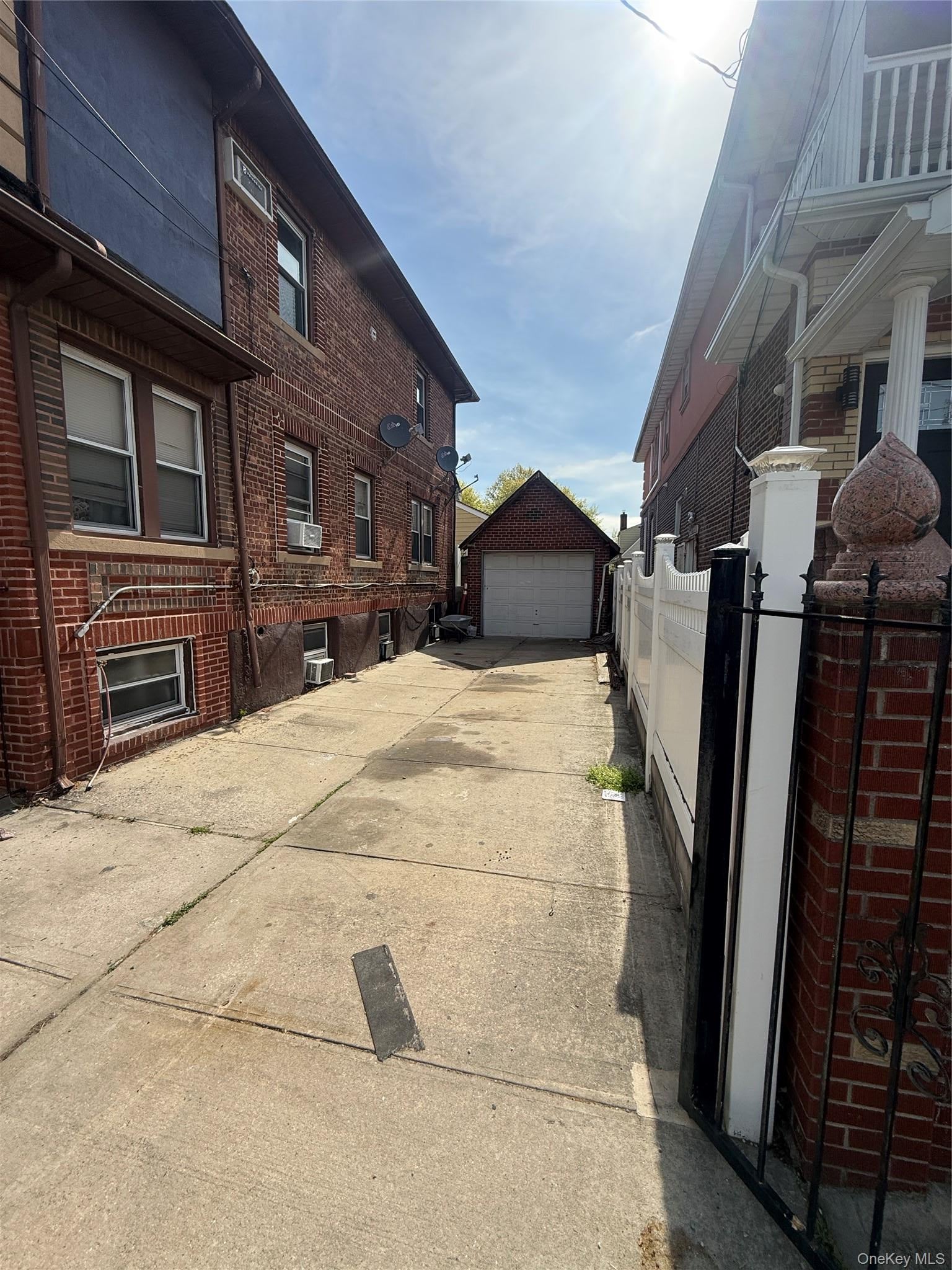 13515 127th St, South Ozone Park, NY 11420 photo