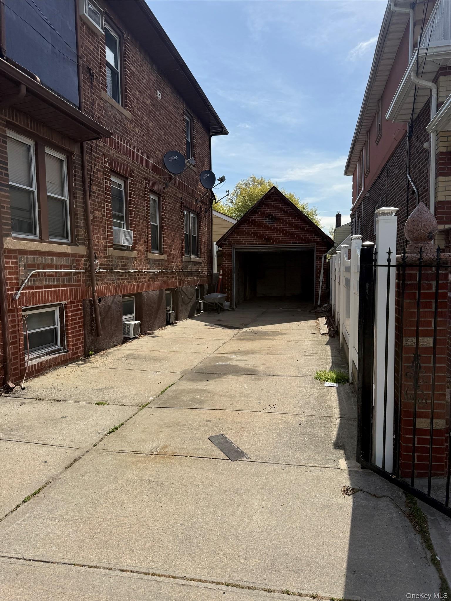13515 127th St, South Ozone Park, NY 11420 photo