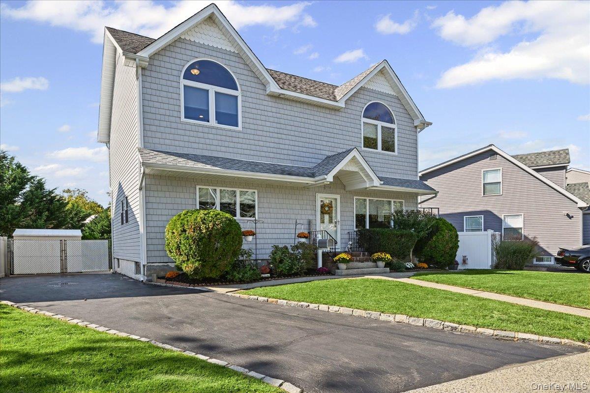 3350 Harold St, Oceanside, NY 11572