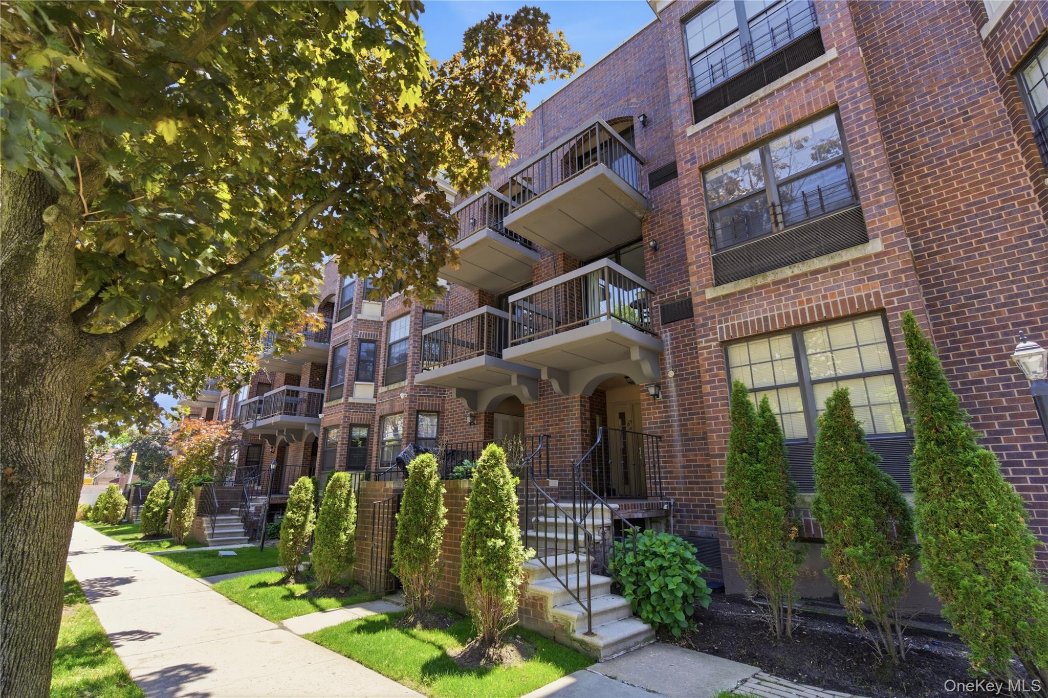 16306 71st Ave, Fresh Meadows, NY 11365