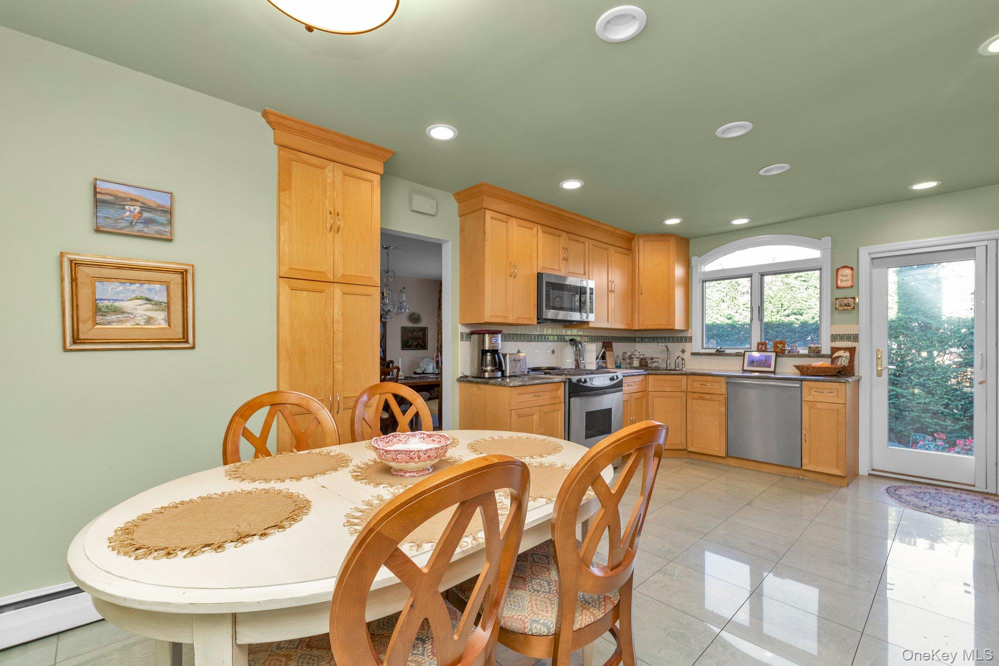 240 Greenway Rd, Lido Beach, NY 11561 photo