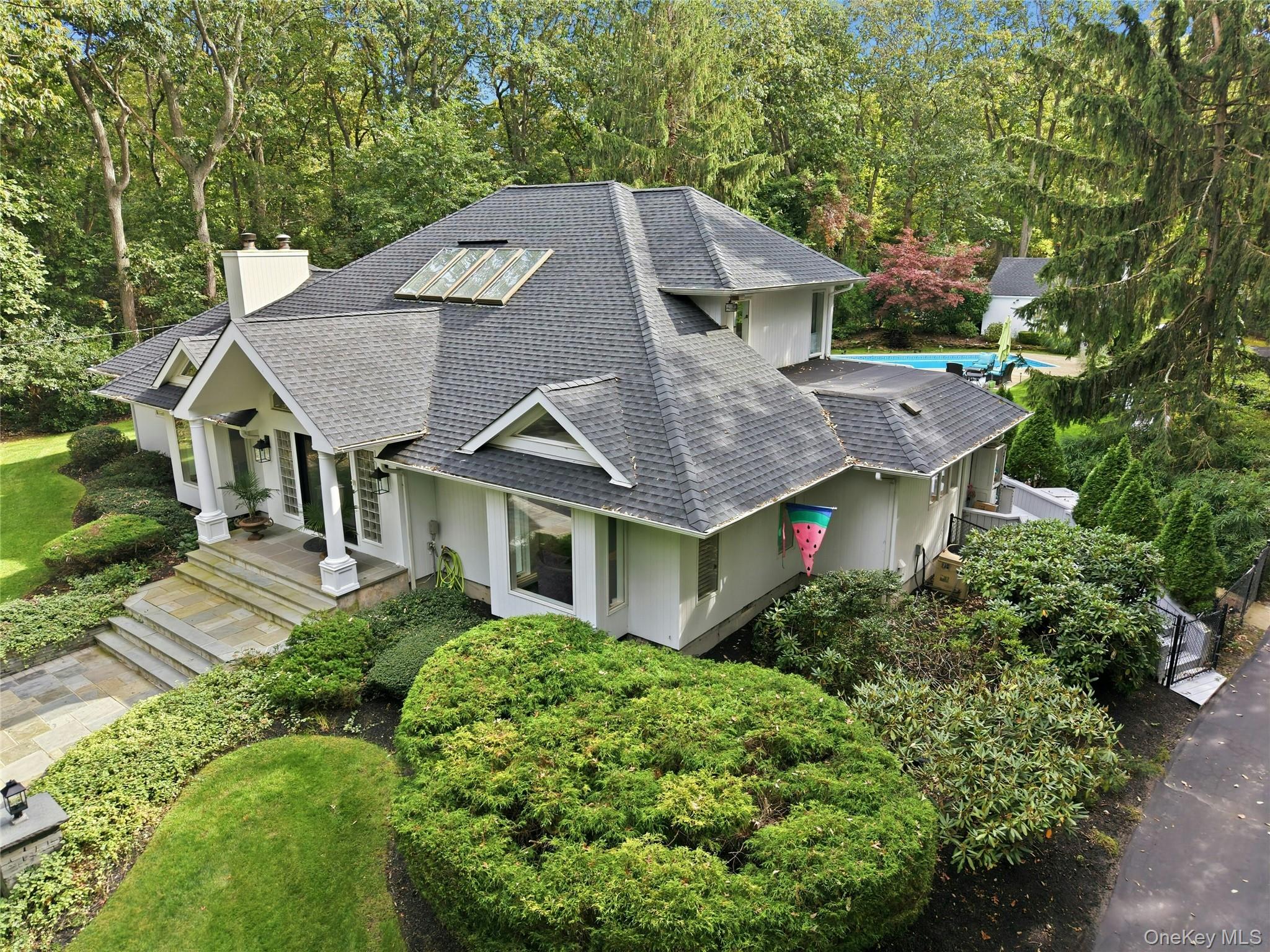 52 Meadow Rd, Setauket, NY 11733