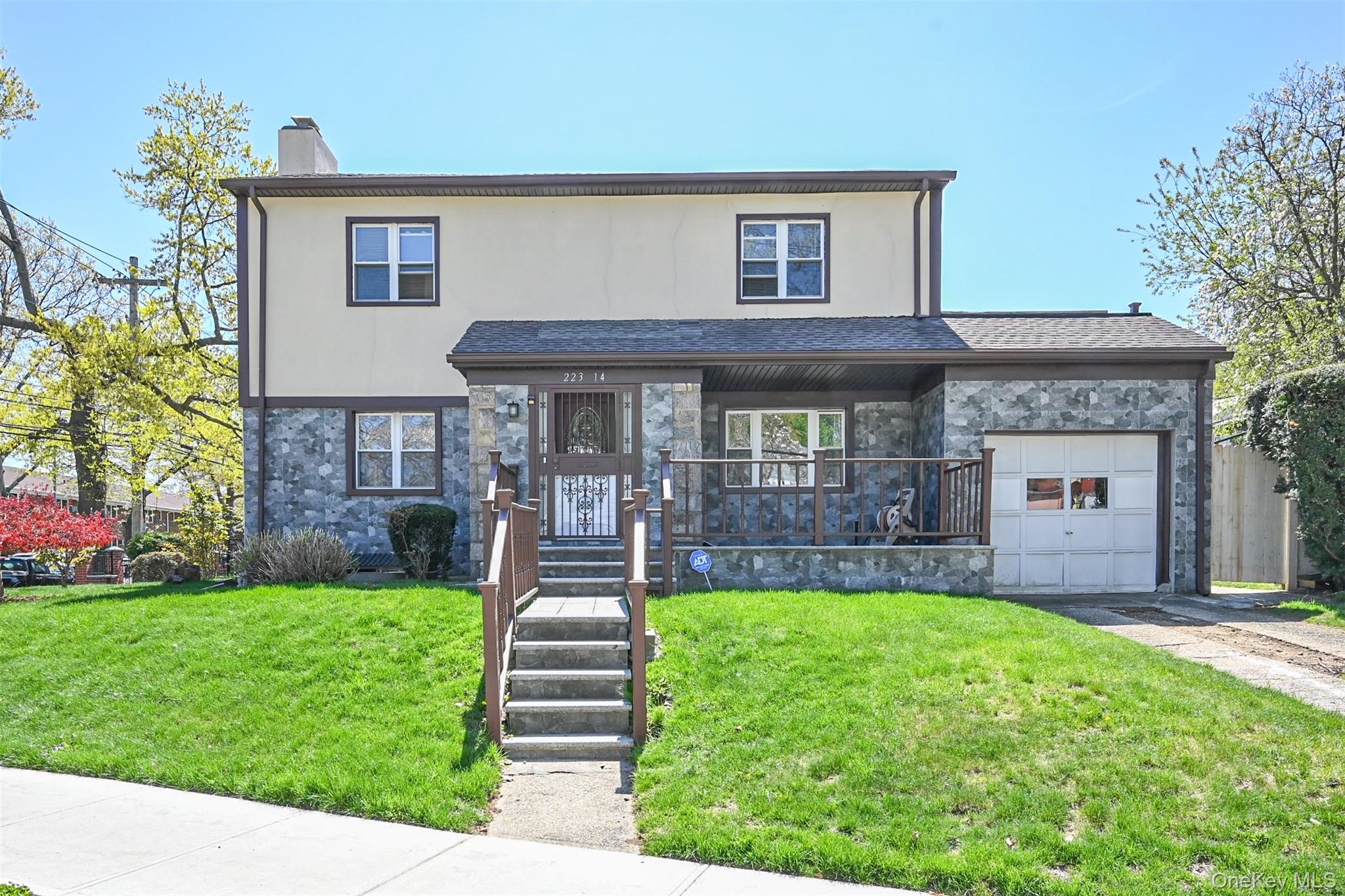 223 14 Kingsbury Ave, Oakland Gardens, NY 11364