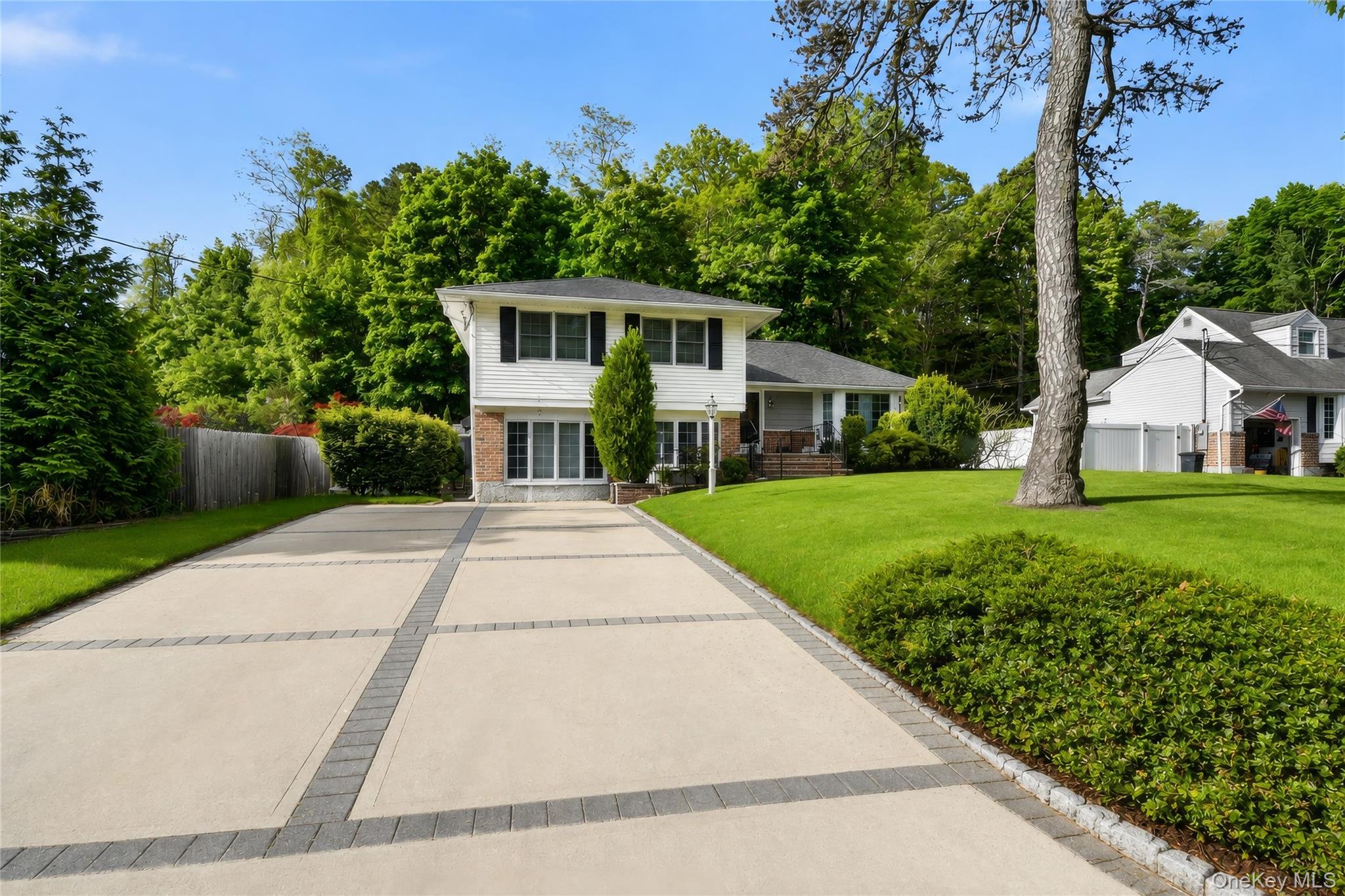 74 Cornell Dr, Smithtown, NY 11787 photo