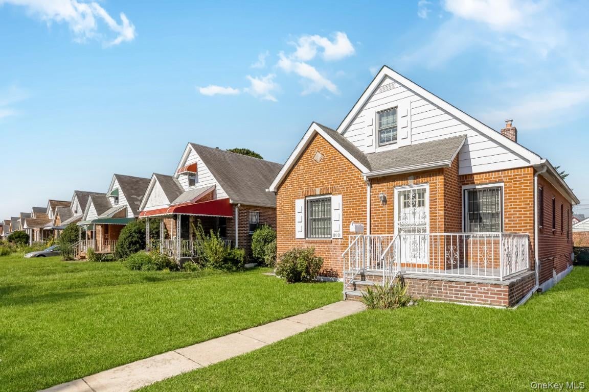 116 36 234th St, Cambria Heights, NY 11411