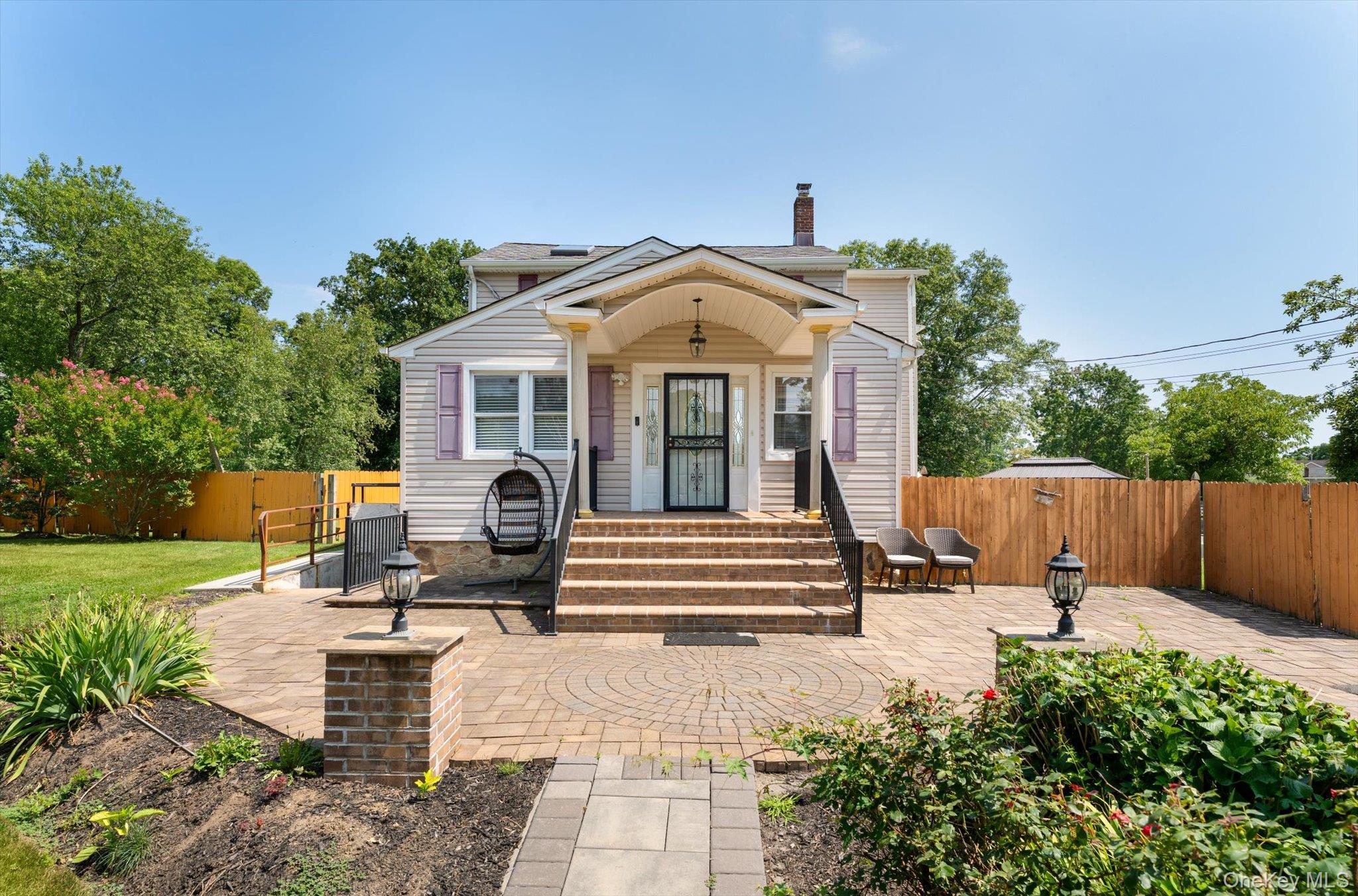 70 Massachusetts Ave, Bay Shore, NY 11706 photo